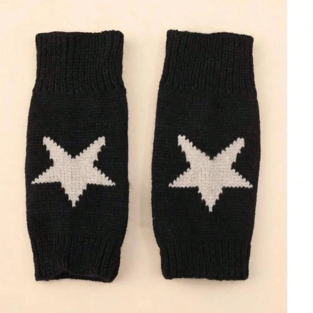 Cozy Star Print Fingerless Knit Mittens